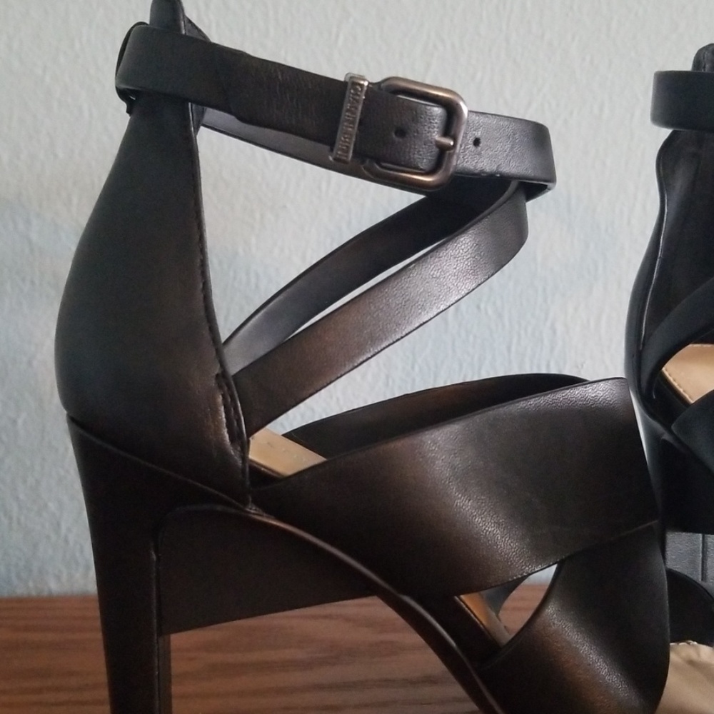 Gianni Bini Black strappy Shoes Size 7 - Picture 2 of 7